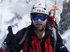 Libor Uher ve stěně K2.