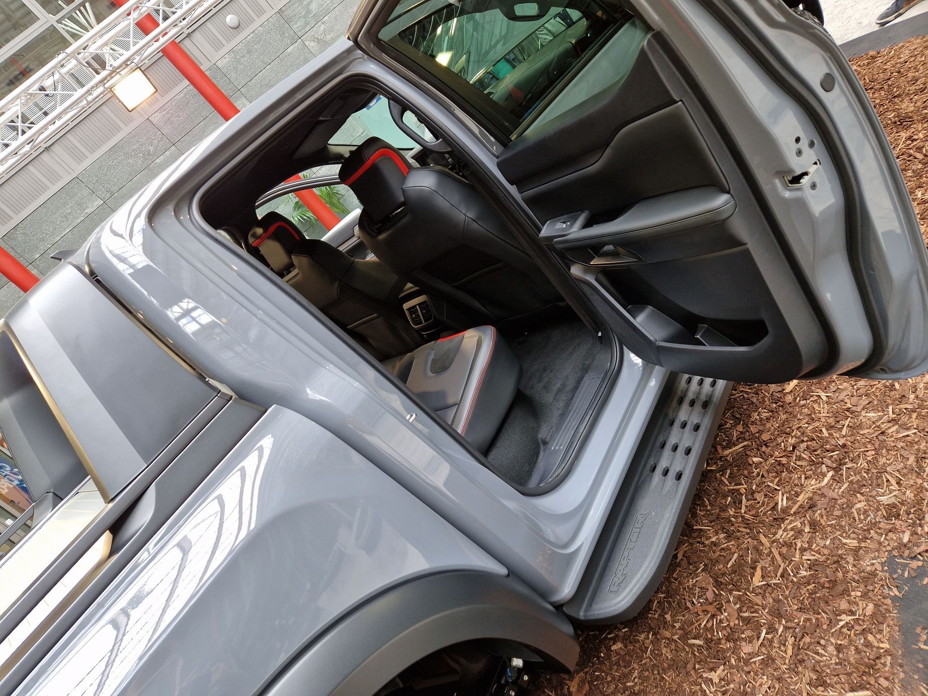 Ford Ranger Raptor živě Praha