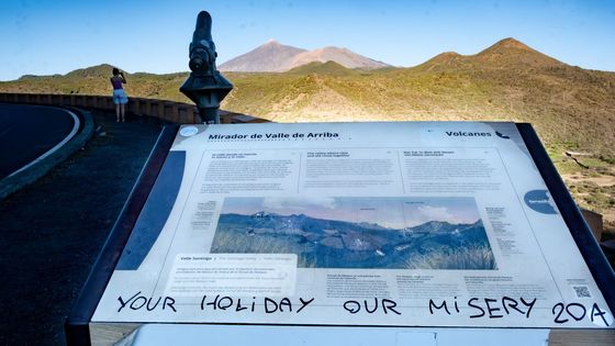 "Vaše dovolená, naše bída." Tenerife přestává být pro místní, přispěli k tomu i Češi