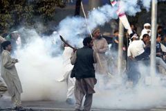 Pákistán:Třetí den protestů, další oběti