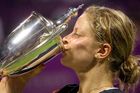 Prestižní podnik pro osm nejlepších hráček světa vyhrála potřetí v kariéře a díky tomu se pousnula na konečnou třetí pozici v žebříčku WTA.