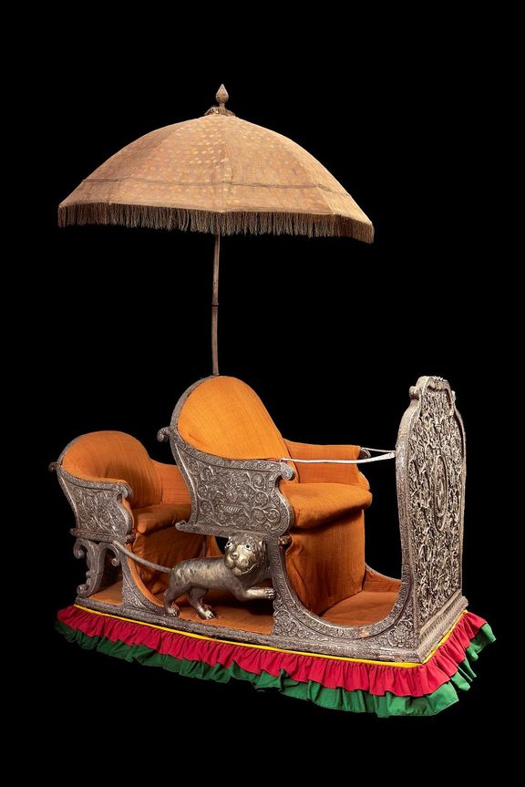Výstava Poklad mahárádži: Indické umění z Džódhpuru měla být od října umístěna ve Valdštejnské jízdárně.