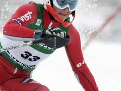 Česká lyžařka Šárka Záhrobská na trati slalomu v rámci superkombinace SP lyžařek.