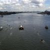 Foto: Tak se raketoplán Enterpise plavil po řece Hudson v New Yorku