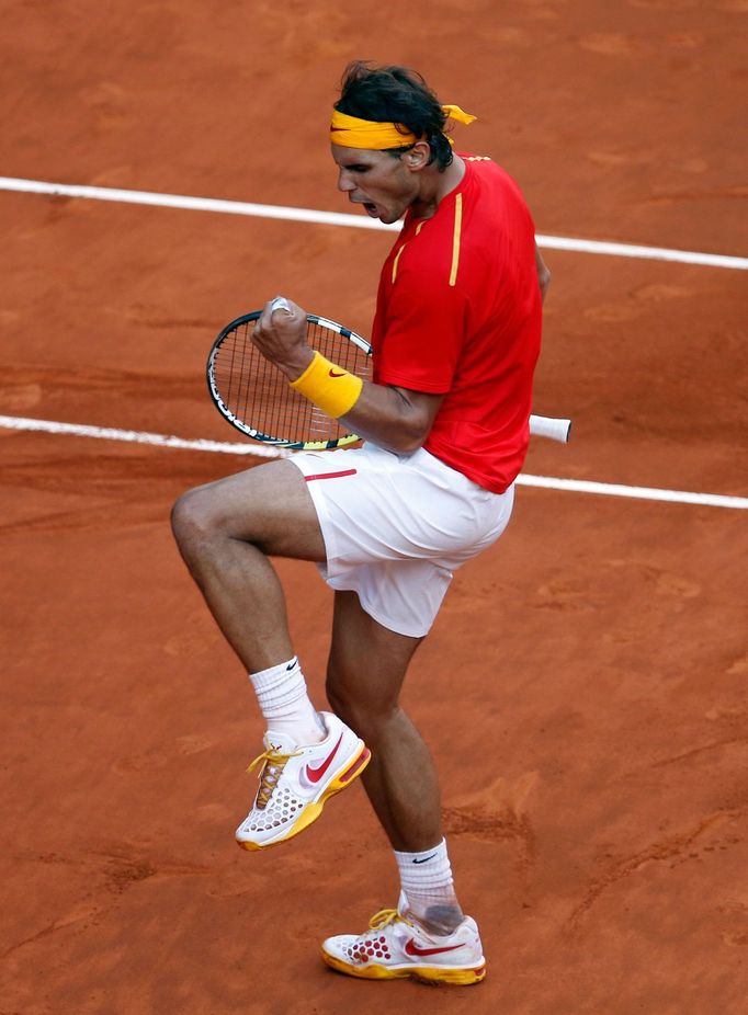 Rafael Nadal se raduje v baráži Davisova poháru