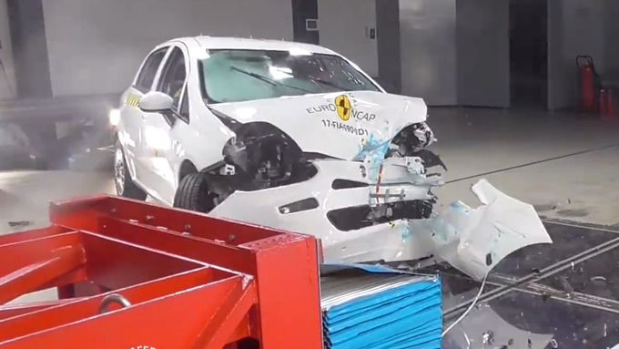 Crash test Fiata Punto z roku 2017
