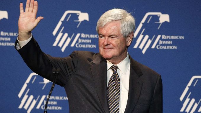 Newt Gingrich poprvé naznačil, že jeho boj o Bílý dům je marný.