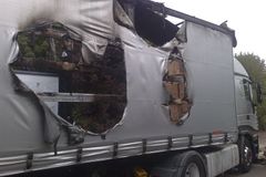 Dálnici D35 u Mohelnice uzavřela na šest hodin nehoda kamionu. Jeho řidič na místě zemřel