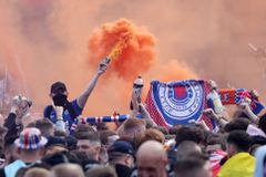 Rasismus mezi fanoušky Rangers. Při derby si zešikmovali oči a nesmí na stadion