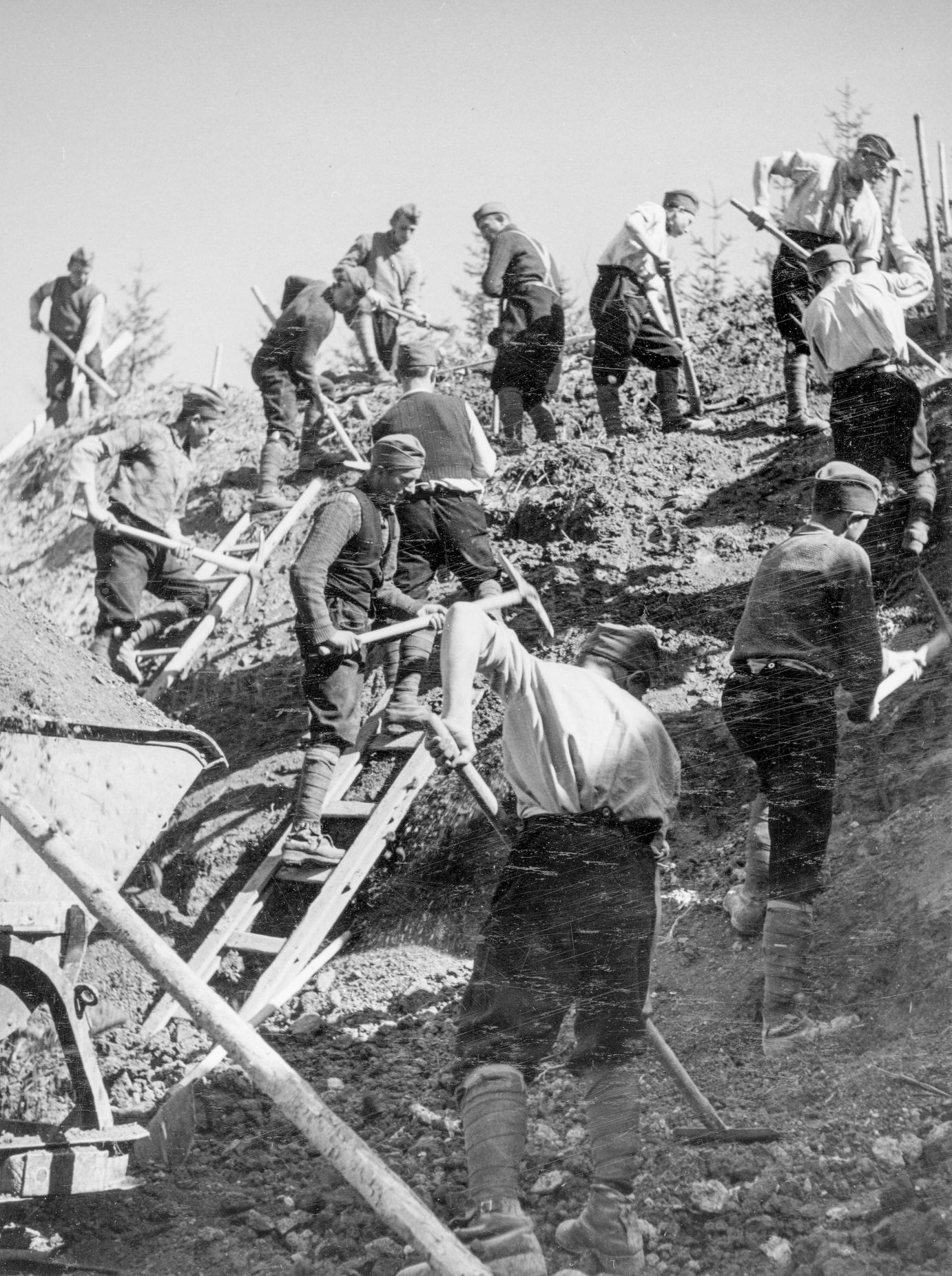 Koncentrační tábor Hradištko a neznámý příběh španělských vězňů, Koncentrační tábor Hradištko, Koncentrační tábor, Benešovsko, historie, Magazín