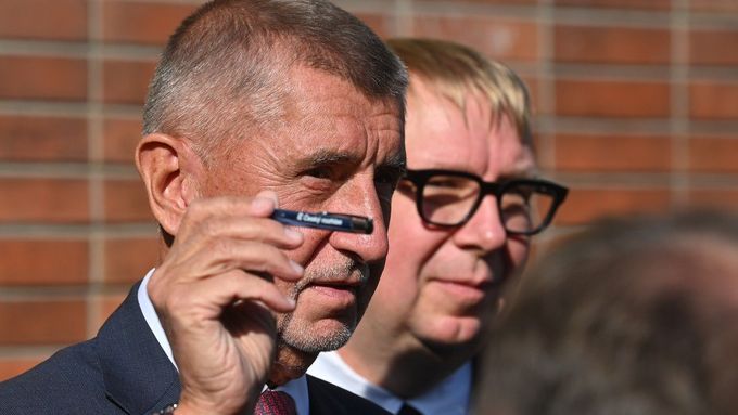 Předseda hnutí ANO Andrej Babiš a poslanec ANO Aleš Juchelka, 3. října 2025, Ostrava.