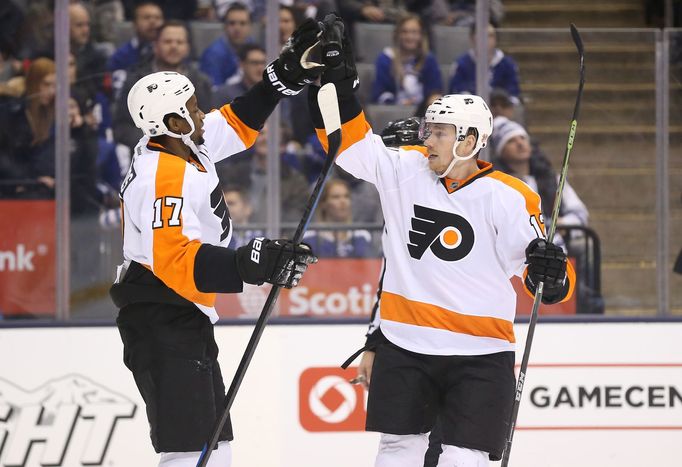 Wayne Simmonds a Michael Raffl