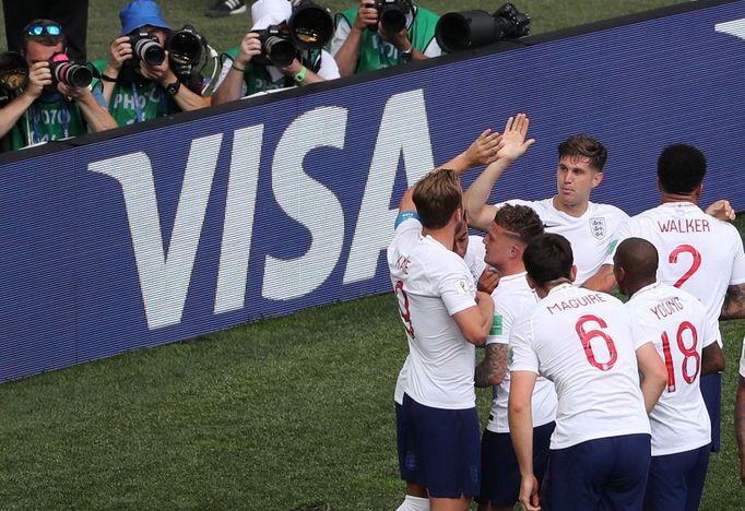 John Stones slaví gól v zápase Anglie - Panama na MS 2018