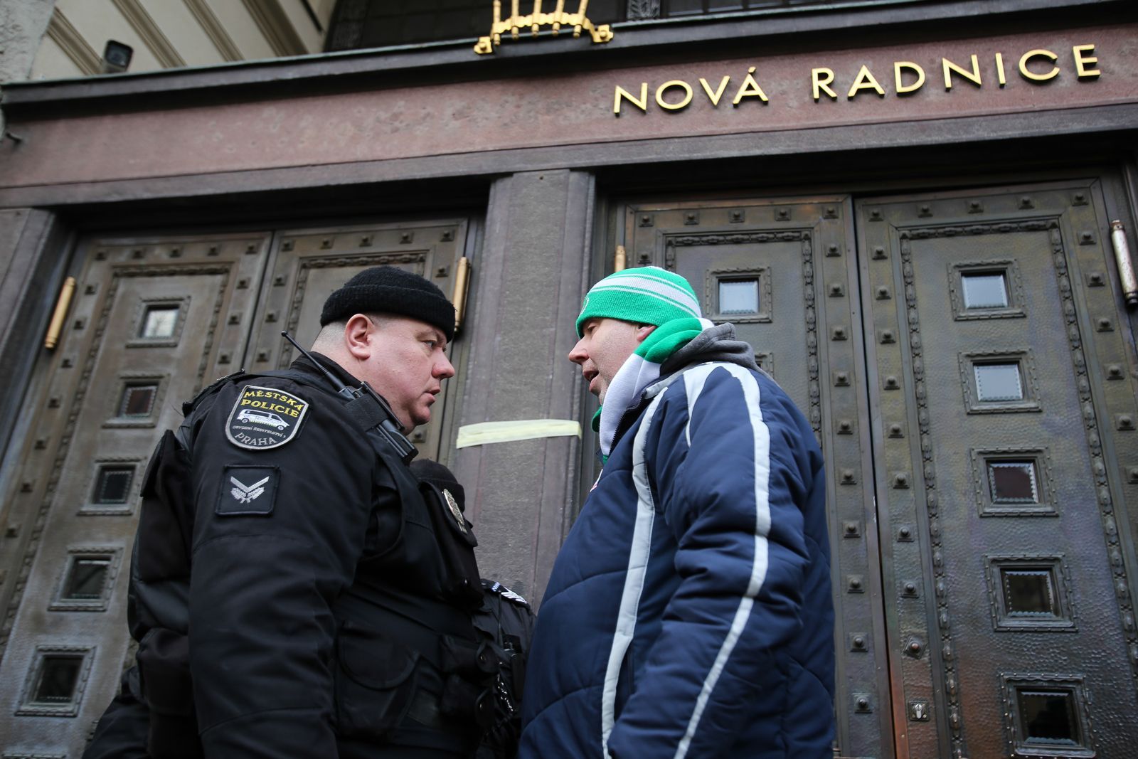 Demonstrace fanoušků Bohemians na pražském magistrátu