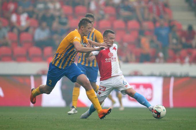 Jan Sýkora v ligovém zápase Slavia - Opava.