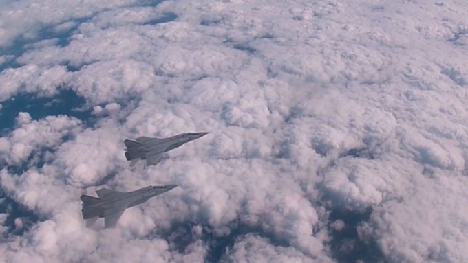 Cvičení Zapad 2025: Rusové ukázali MIG-31 nesoucí Kinžaly. Právě ty teď dělají Ukrajině vrásky