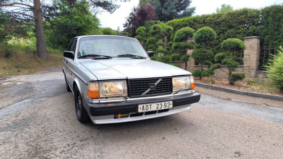 Když se o něj staráte, přežije vás. Volvo 240 je ztělesněním bytelnosti