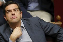 Zhrzená řecká mládež se otáčí k Tsiprasovi zády. Má pocit, že ji zradil