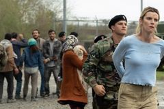 Američané neuvidí film o lovení lidí, Universal ho zrušil po Trumpově kritice