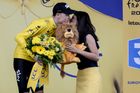 Od pusy k polibku. 50 nejhezčích fotografií z Tour de France