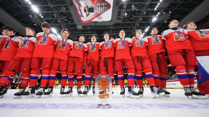 Znovu po roce dobyli čeští junioři na mistrovství světa bronzovou trofej.