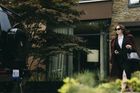 Je Emma Stoneová mimozemšťanka? Trailer k nové sci-fi komedii Bugonia je tu