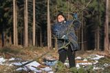 31-year old Jana Facunová is trying to support her family of five by earning some bucks in the forests of Krušné hory. "I was trained as a cook and waitress. I call somewhere and they tell me they have, say, two vacancies, come to see us. But as soon as I show up, they tell me the jobs have been taken," says Facunová. "I have a Czech name - but when they see I am Romani, that's the end."