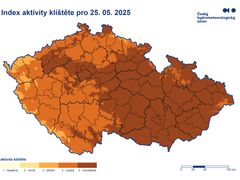 Mapa ukazuje, že aktivita klíšťat je vysoká.