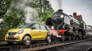 Mercedes-Benz již v loňském roce stvořil Smart Forrail, což je skutečně funkční verze vozu s tříválcovým motorem se zdvihovým objemem válců jeden litr.