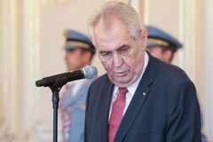 Fond Miloše Zemana ztrácí podporu. Více než polovina poslaných darů letos nepřesáhla korunu