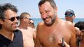 Matteo Salvini na pláži