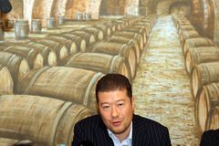 Okamura zveřejnil své příjmy. Loni vydělal 12 milionů