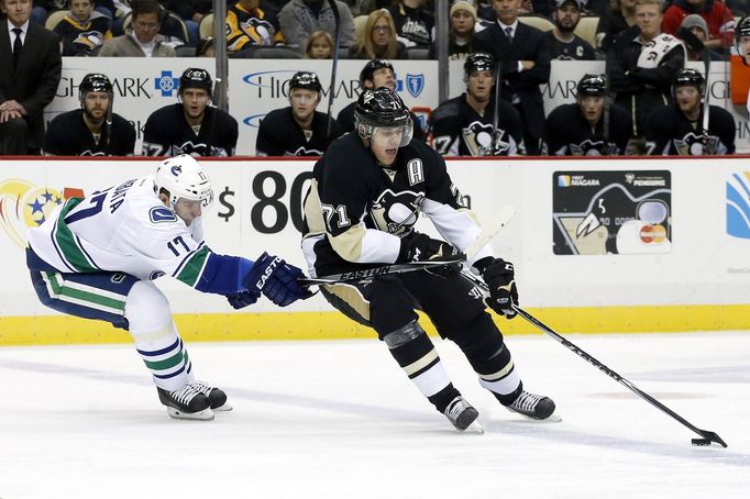 Vancouver - Pittsburgh: Radim Vrbata (17) - Jevgenij Malkin