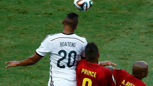 Kevin Prince Boateng a Jerome Boateng v utkání Ghana vs. Německo na MS