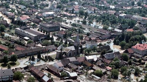 Zaplavená obec Troubky při povodních v roce 1997