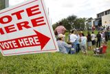 Voliči čekajíci v Davie and Cooper City na Floridě