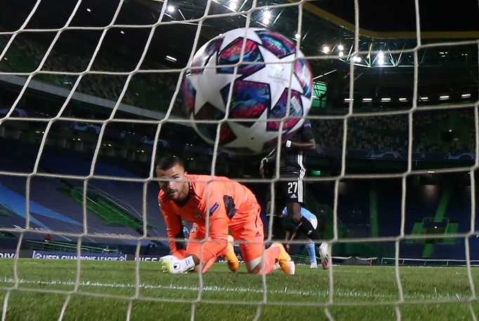 Manchester City - Olympique Lyon. Vyrovnávací trefa Kevina De Bruyneho dala Citizens velkou naději na postup.