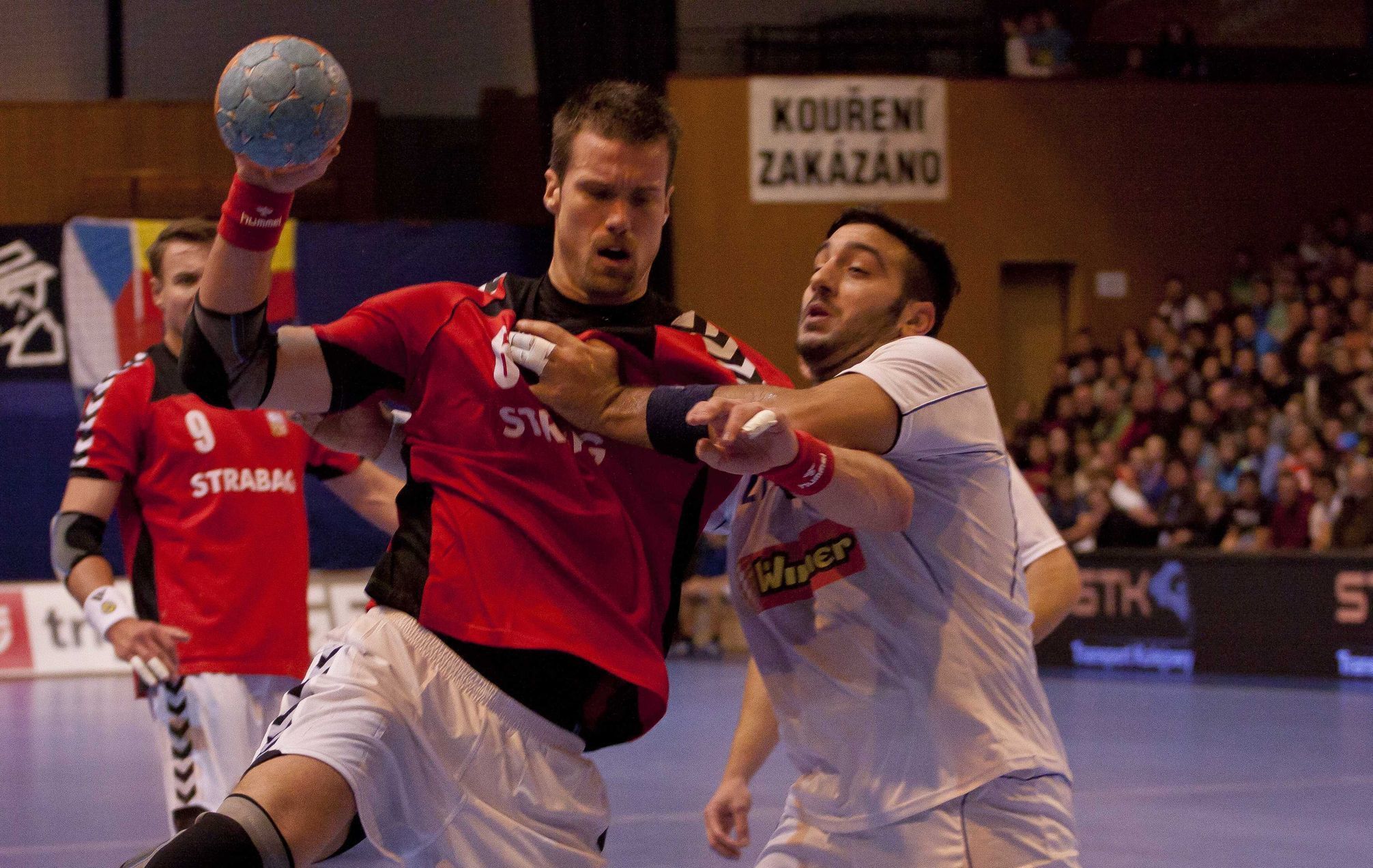 Čeští házenkáři v kvalifikačním utkání na ME 2014 proti Izraeli.