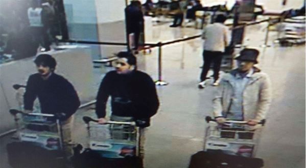 Pravděpodobní útočníci na letišti v Bruselu