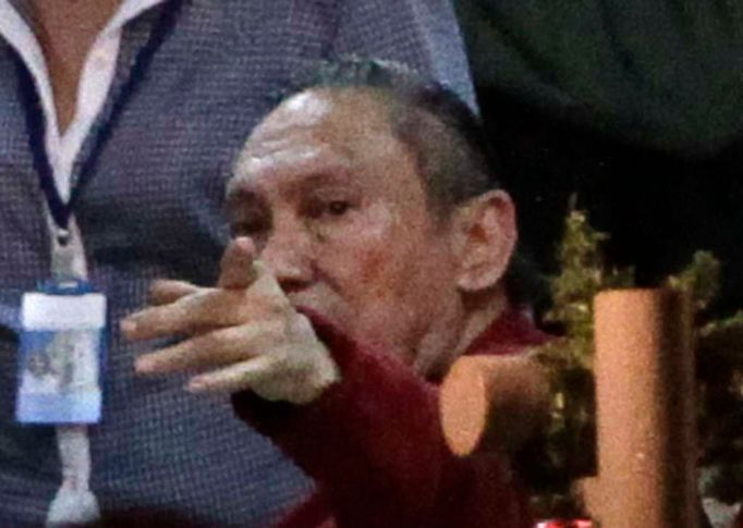 Manuel Noriega přijíždí do věznice El Renacer.