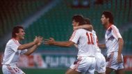 Kvalifikace na Euro 1996 - Domácí odveta byla o moc lepší. Češi sice prohrávali po nádherné ráně Jonka 0:1, ale Skuhravý s Němečkem zápas otočili a pečeť tomu dal třetí trefou Berger.