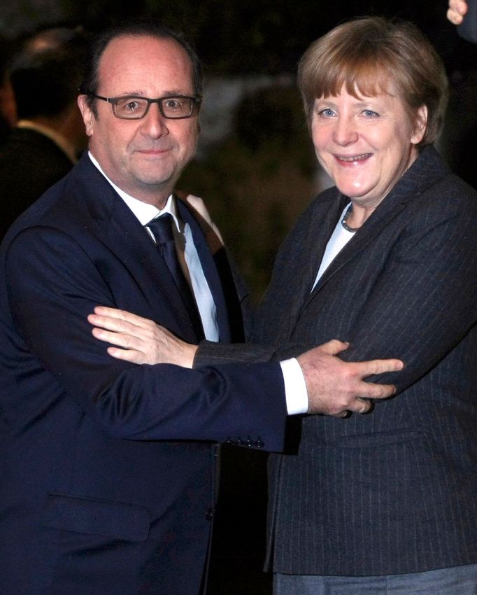 Francouzský prezident Francois Hollande a německá kancléřka Angela Merkelová.