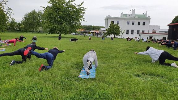 Školní zahrada slouží pro relaxaci i aktivní činnosti