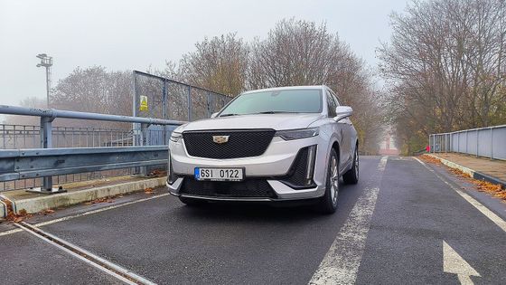 Cadillac XT6 je příjemnou vzpomínkou na dobu, kdy Evropa neřešila spotřebu