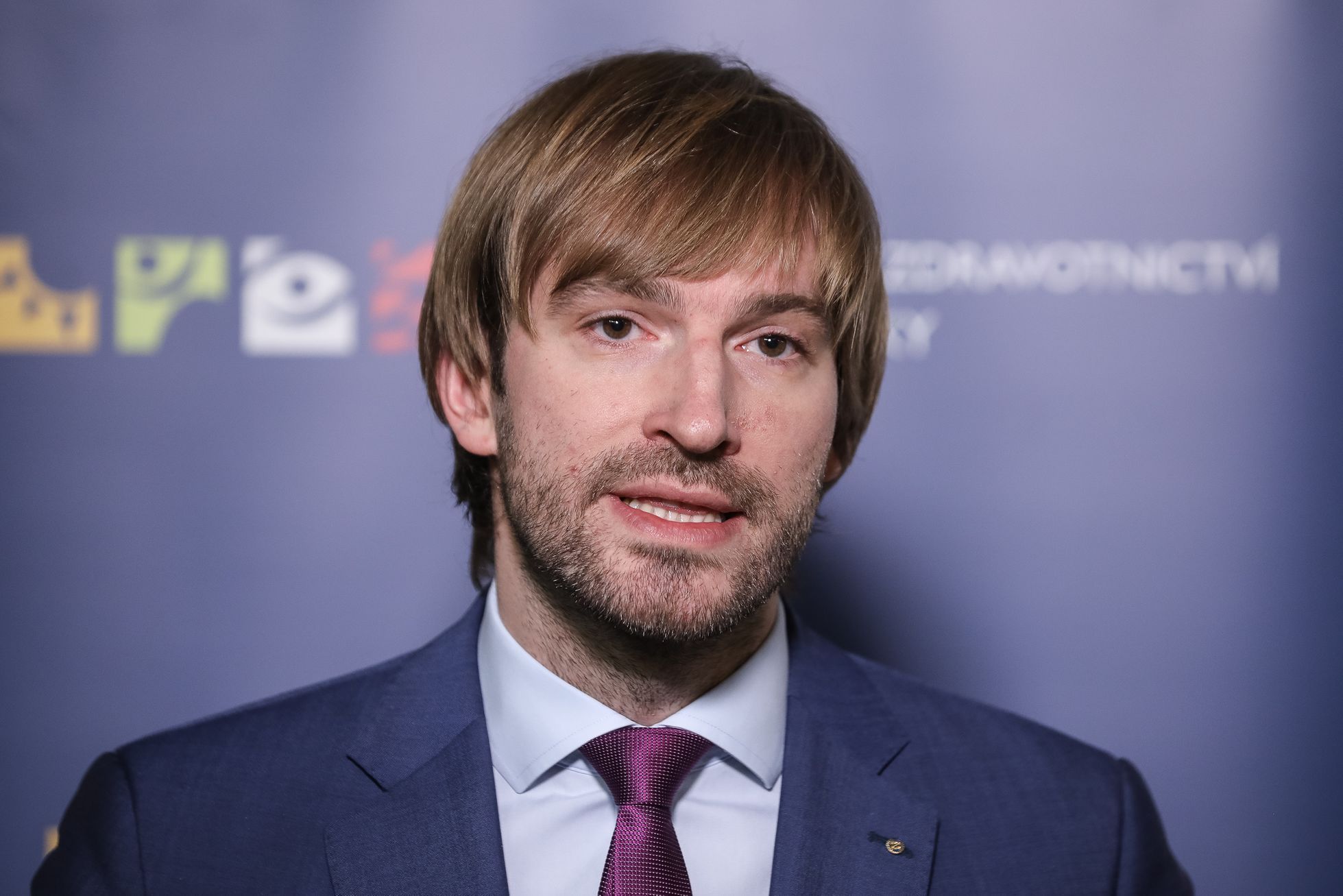 Ministr zdravotnictví Adam Vojtěch, tisková konference, portrét, 2. 04. 2019