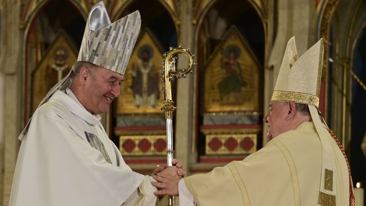 Graubner se stal pražským arcibiskupem, při mši převzal úřad od Duky; Zdroj foto: ČTK