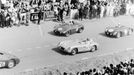 Pierre Levegh za volantem Mercedesu-Benz 300 SLR (20) v závodě 24 hodin Le Mans 1955