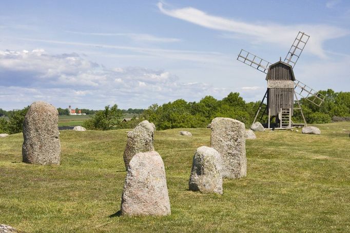 švédský ostrov Öland mimo jiné je známý svými větrnými mlýny