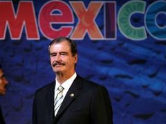Prezident Vicente Fox chtěl nejdřív zákon podepsat, pak ale narychlo změnil názor