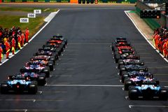 Excentrické nápady i nové tratě. Formule 1 hledá lék proti nudě